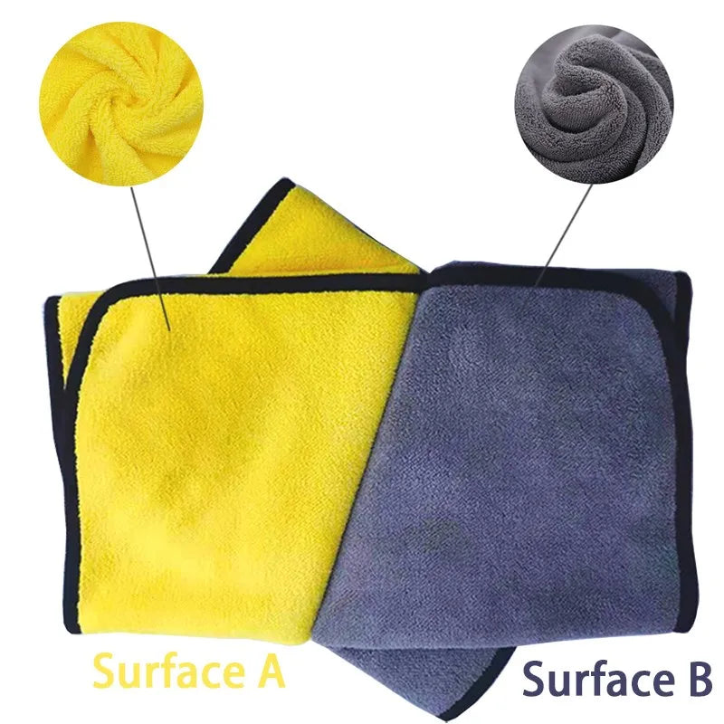 Dry your pet quickly with this ultra-absorbent fiber towel.