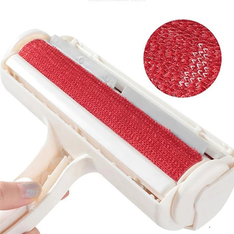  A reusable pet hair removal roller, perfect for cleaning fur from clothing, couches, carpets, and car seats.