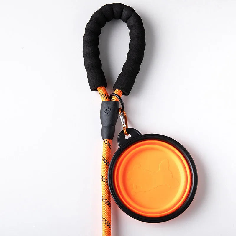 A durable nylon long lead, ideal for training, recall exercises, and outdoor adventures with your dog.