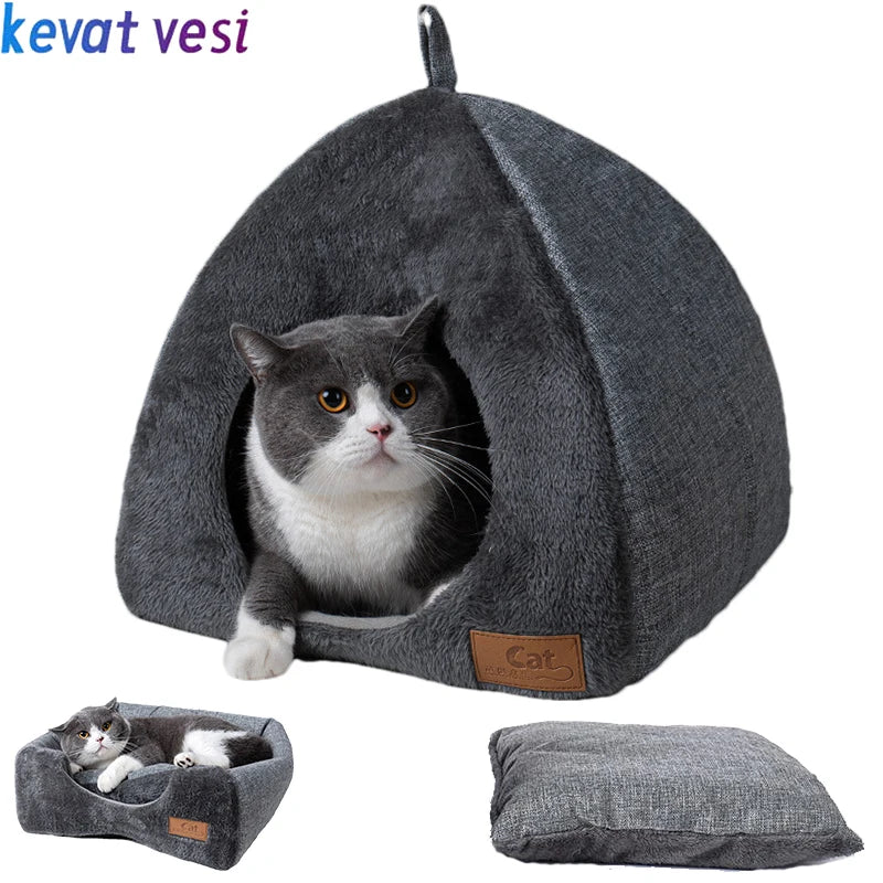 Keep your furry friend warm and cozy in this ultra-soft cat bed.